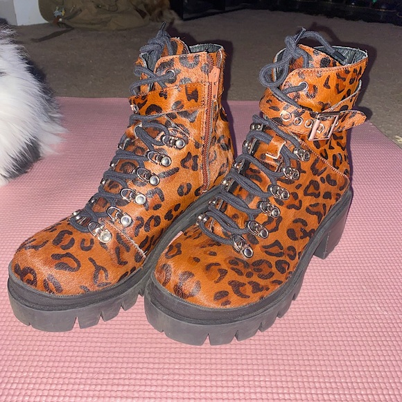 ✨Jeffrey Campbell cheetah boots✨ - Picture 2 of 4